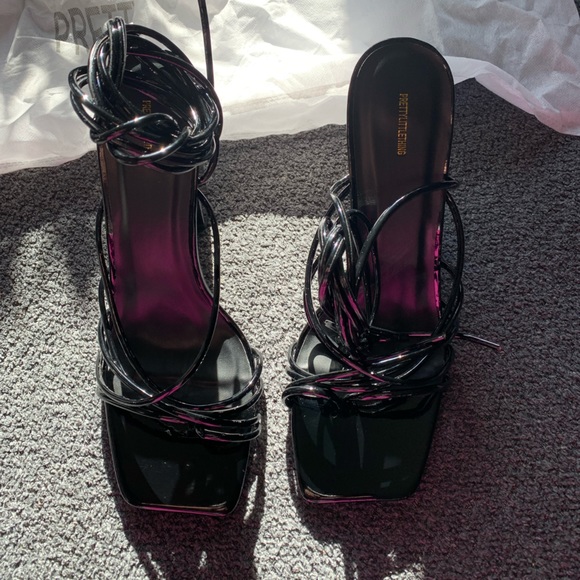 NWT Black Size 9 Wide Fit Patent Lace Up Block High Heels - Picture 6 of 16